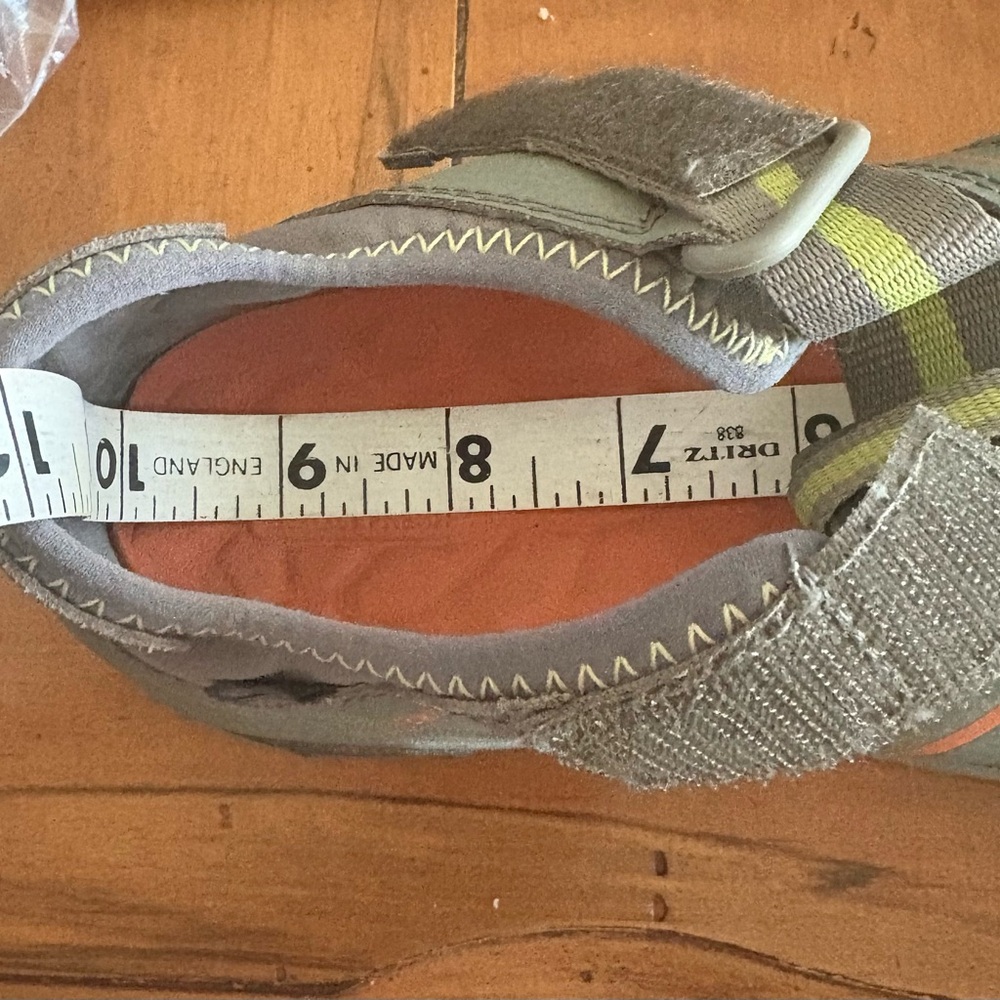 MERRELL HYDRO Sandals Youth Size 6 Waterproof Hiking Outdoor Shoe Closed Sandal - Picture 8 of 9